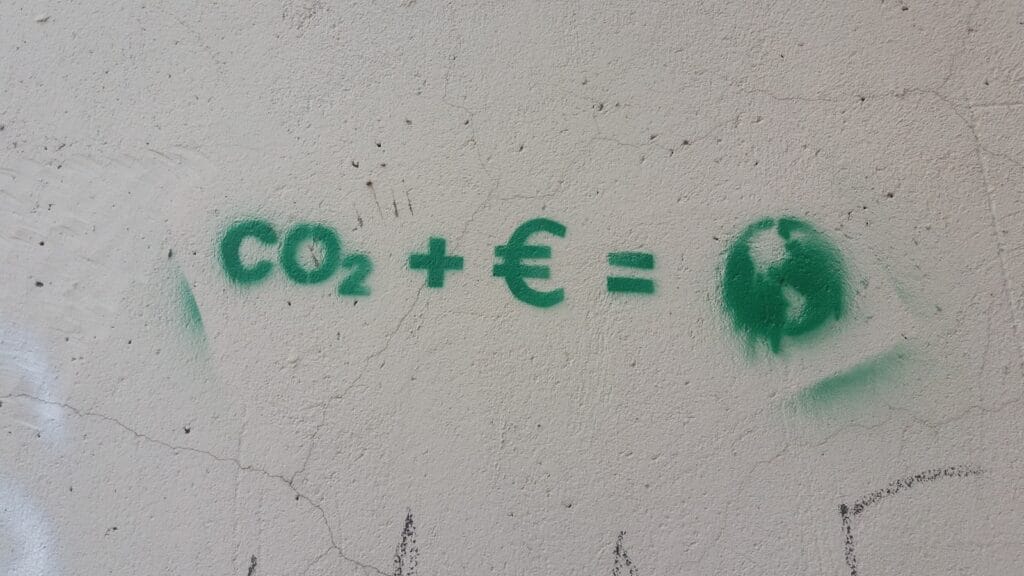 Co2 + E = wall text. greengas house (GHG)